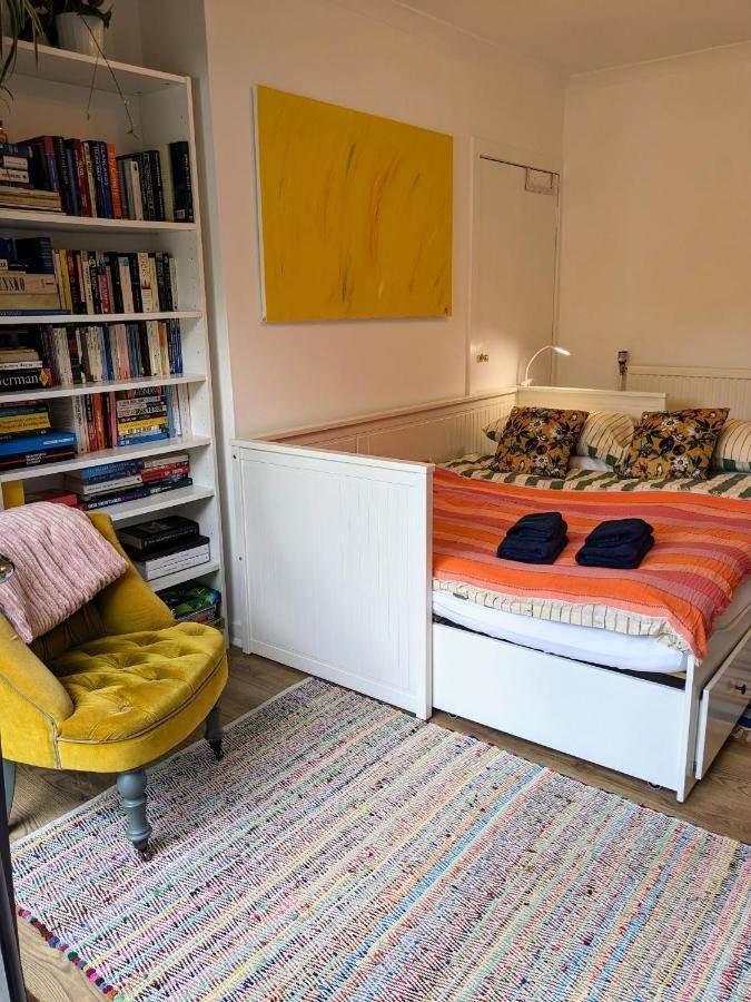 Privatunterkunft Private With Terrace And Free Parking *